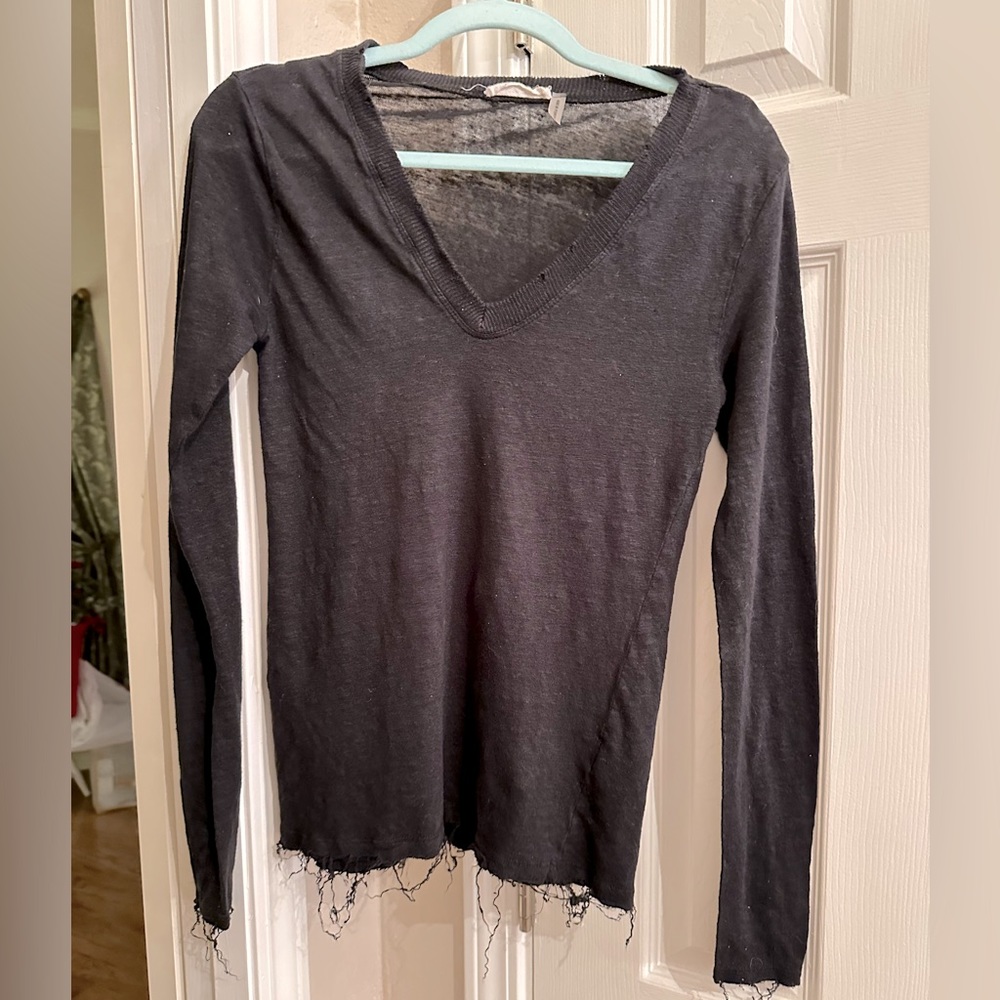 Elaine smith Black lightweight sweater with fringe on bottom
